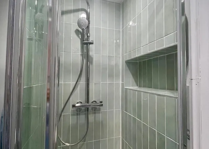 Апартаменты Cozy Renovated